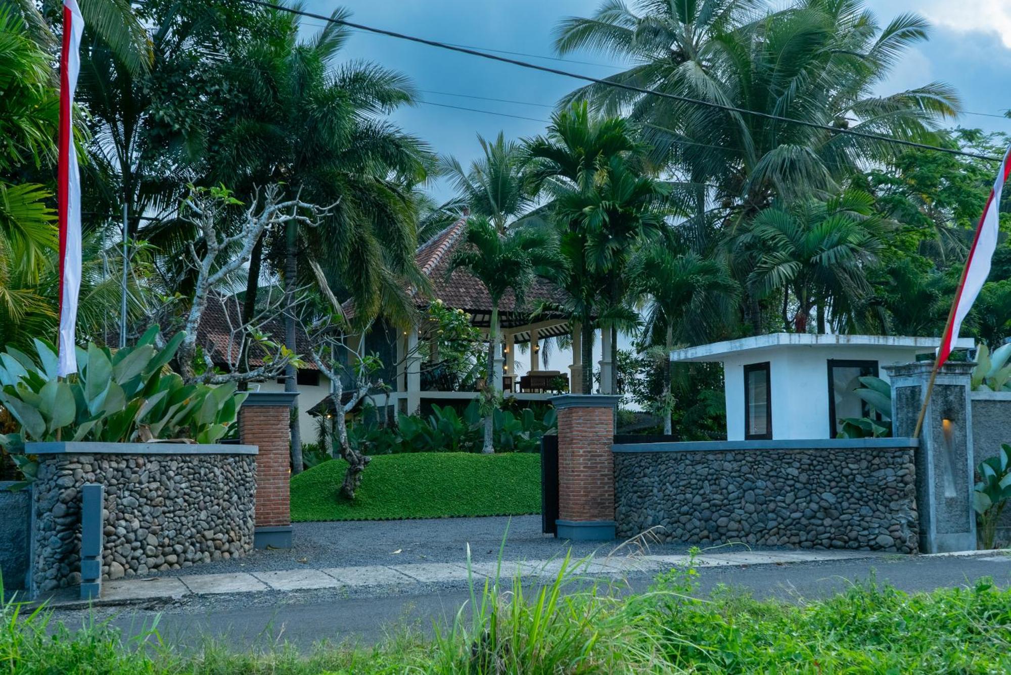 Hotel Domisili Ijen Cliff By Fays Hospitality Banyuwangi  Esterno foto