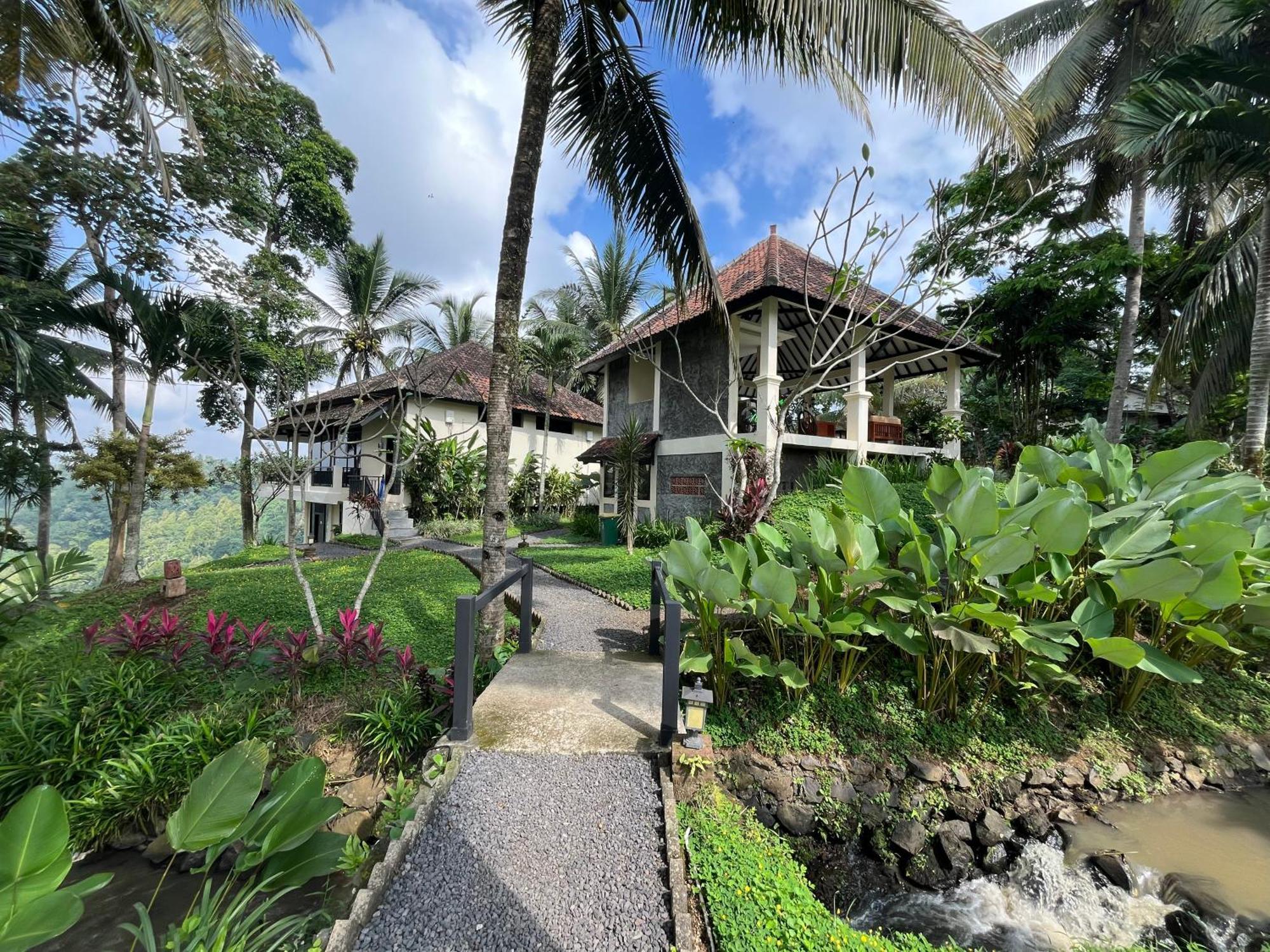 Hotel Domisili Ijen Cliff By Fays Hospitality Banyuwangi  Esterno foto