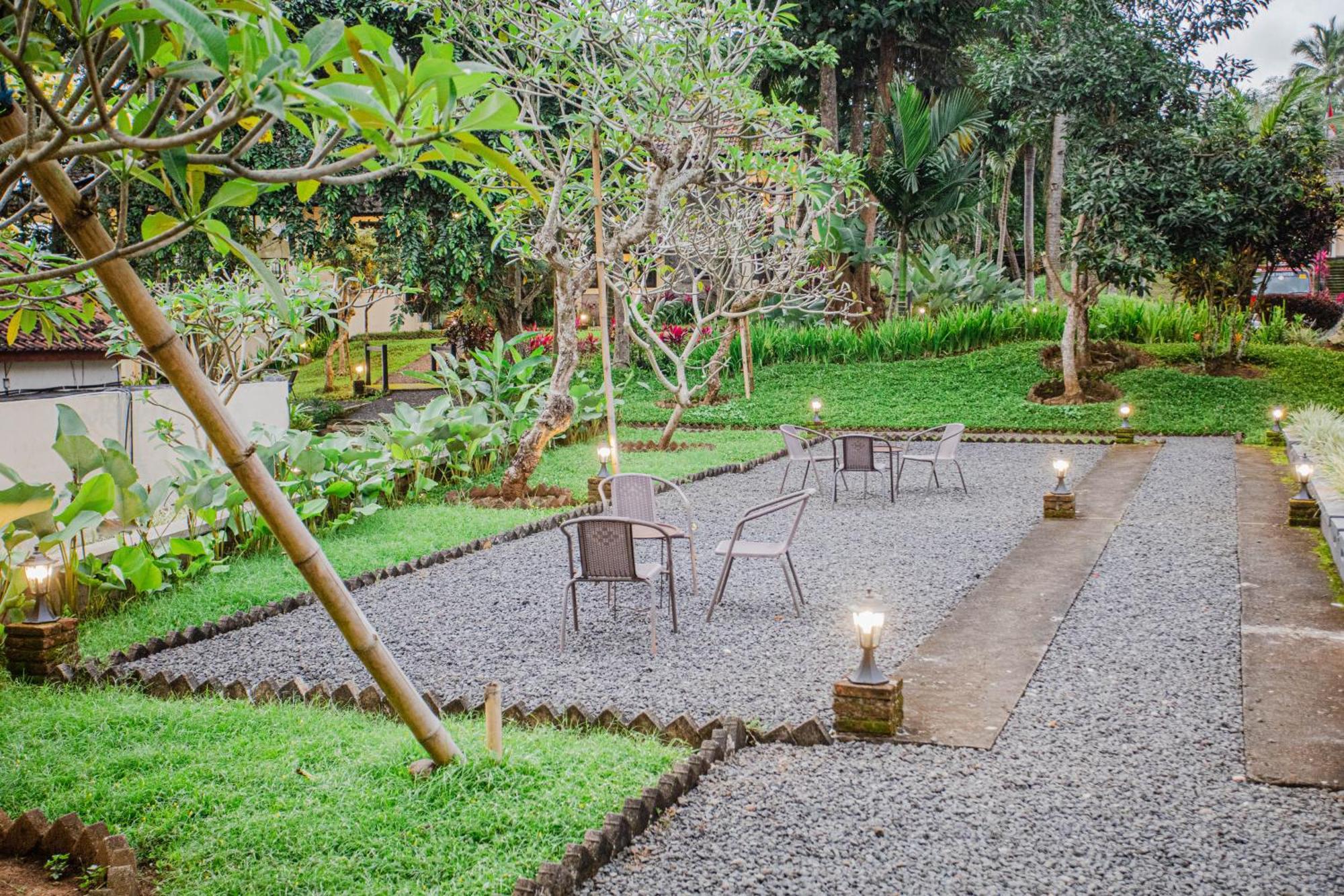 Hotel Domisili Ijen Cliff By Fays Hospitality Banyuwangi  Esterno foto