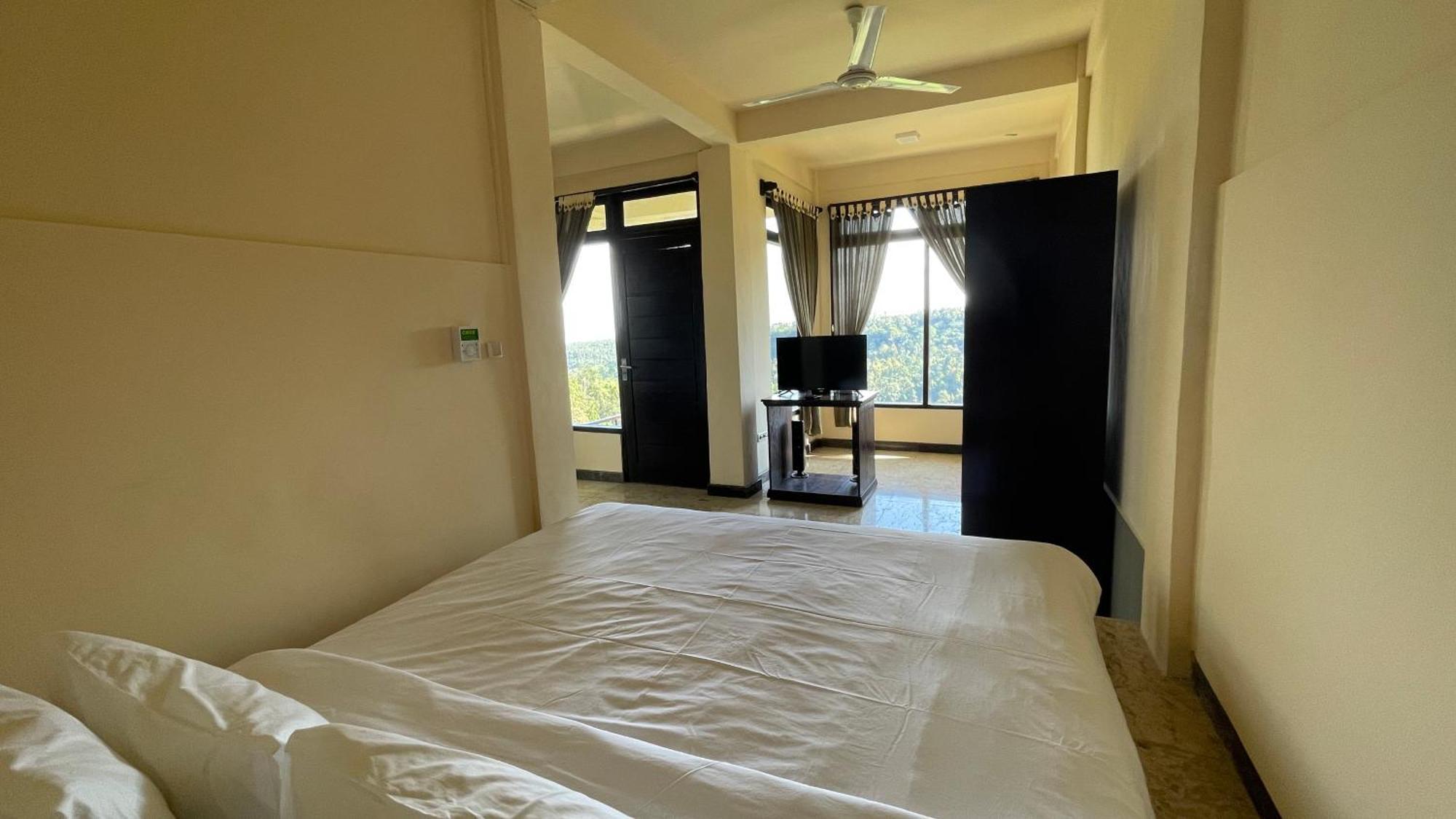 Hotel Domisili Ijen Cliff By Fays Hospitality Banyuwangi  Esterno foto