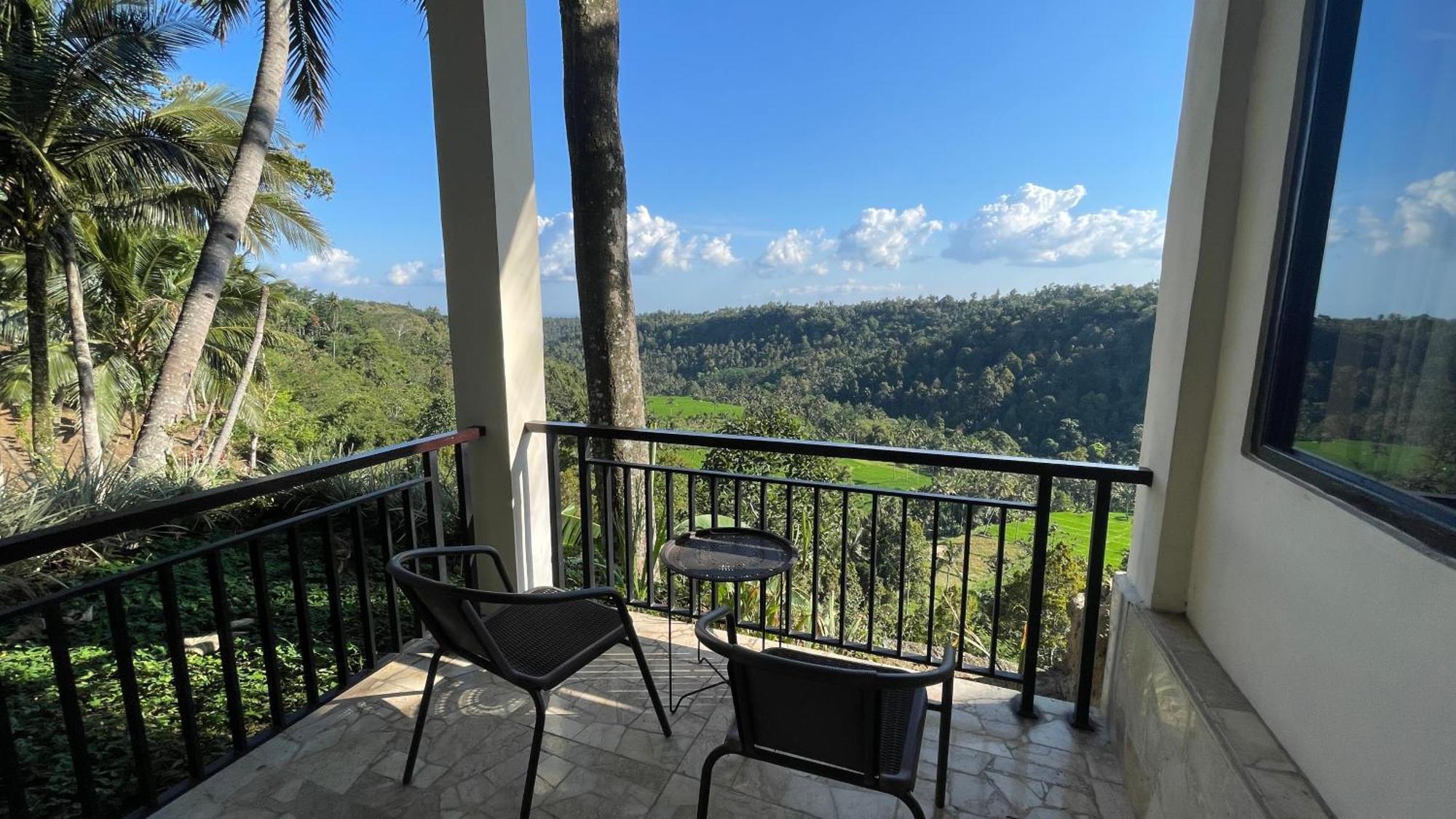 Hotel Domisili Ijen Cliff By Fays Hospitality Banyuwangi  Esterno foto